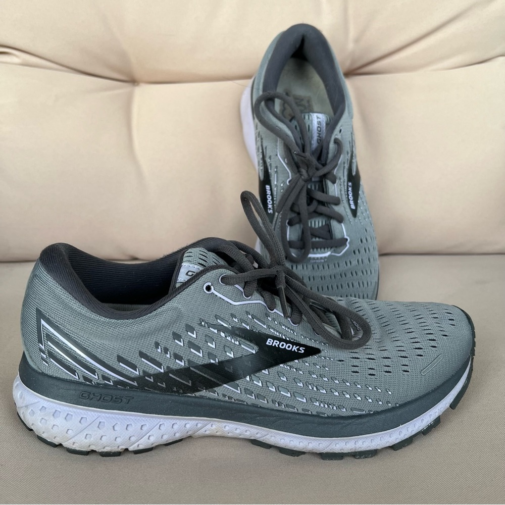 Brooks Sneakers
